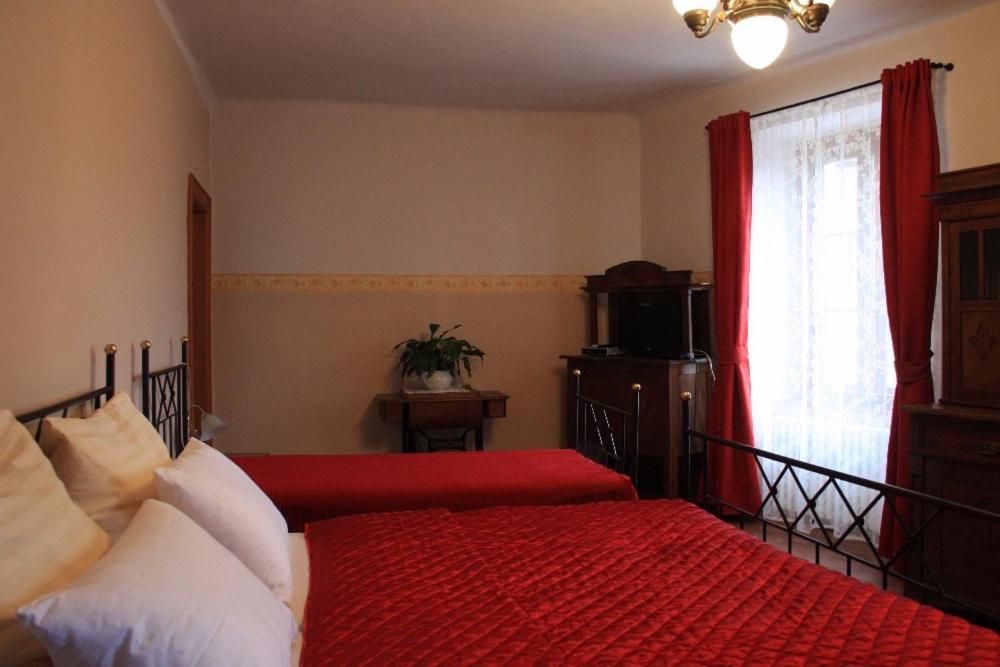 Hotel Barbakan Cesky Krumlov Room photo