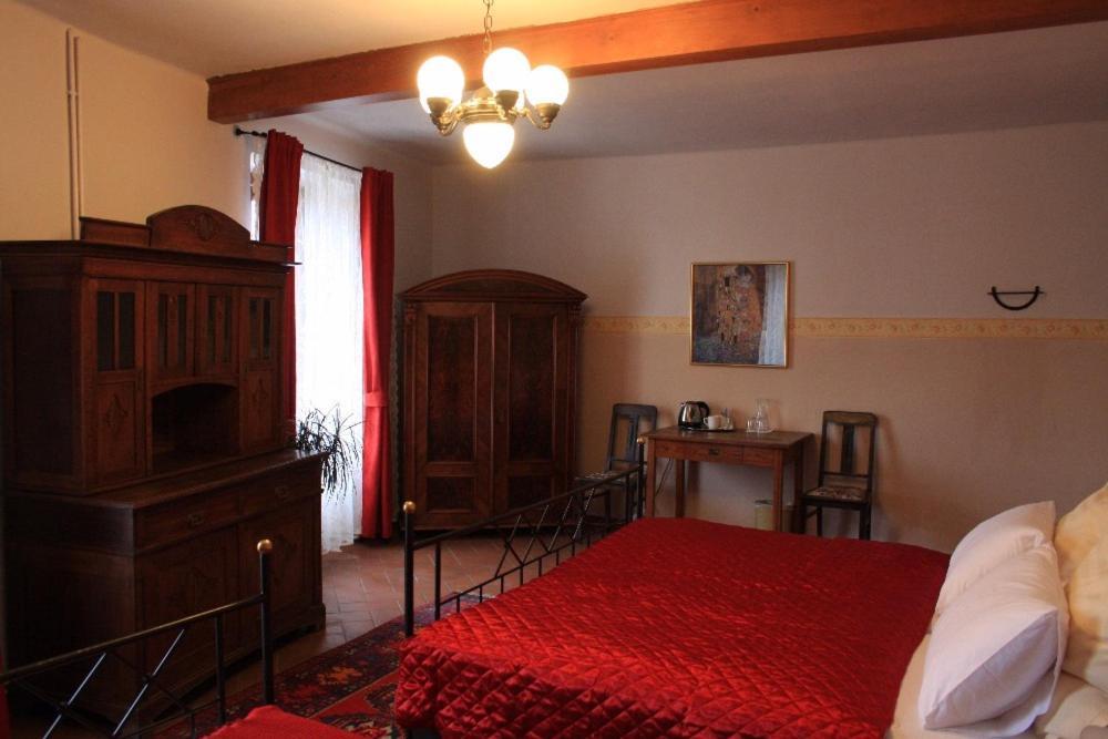 Hotel Barbakan Cesky Krumlov Room photo